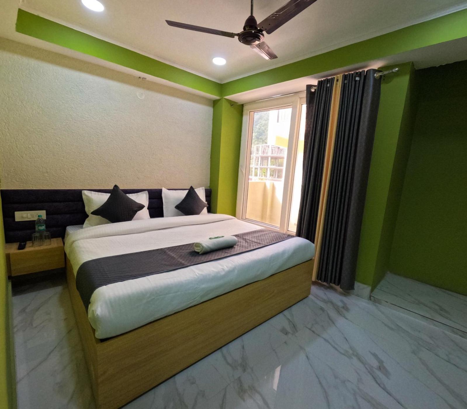 Hotel Aastha Height Ришикеш Экстерьер фото