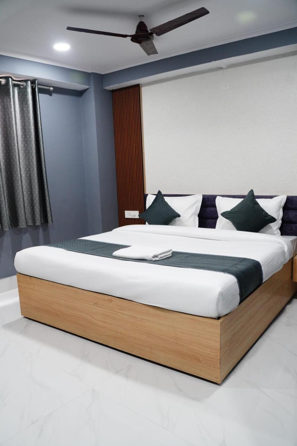 Hotel Aastha Height Ришикеш Экстерьер фото